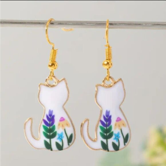 Cat dangle earrings - Picture 1 of 6